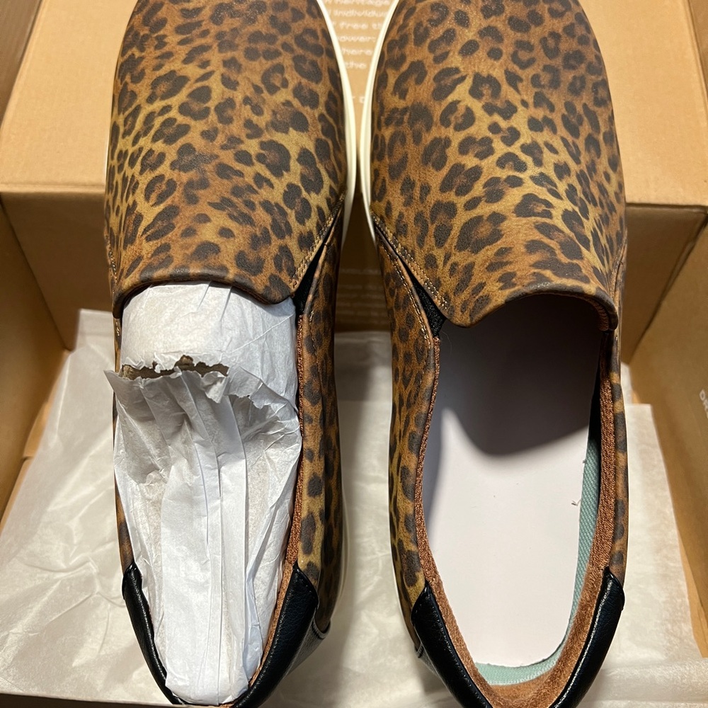 Dr. Scholl's Leopard Print Women's Shoes…brand new. Never worn